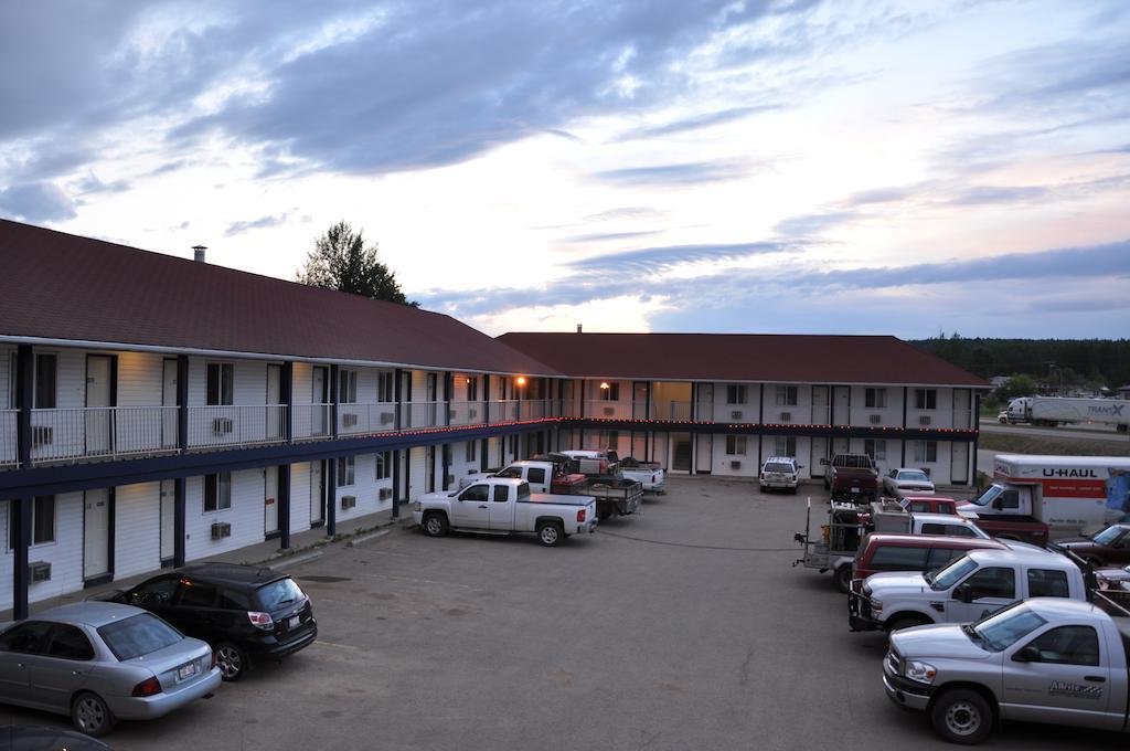 Blue Bell Inn Fort Nelson Zewnętrze zdjęcie